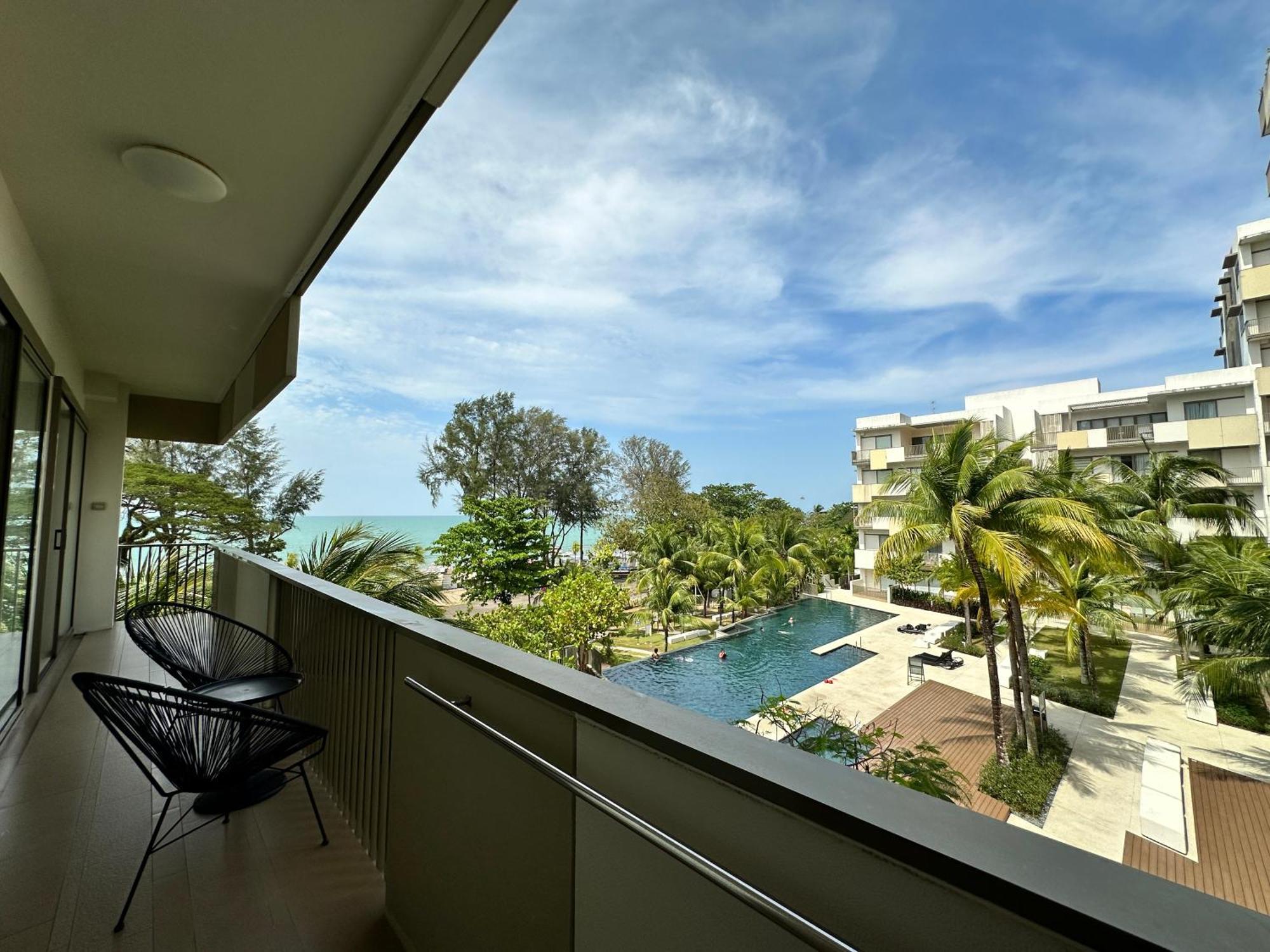By The Sea- Pool And Sea View Apartamento Batu Ferringhi Exterior foto